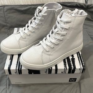 NWB DV Dolce Vita Addi White High top Sneakers